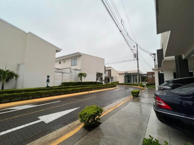 Venta de Encantadora Casa en Tibás / Mls. 25-1985 OFC JB in Anselmo Llorente, Tibás, San José — $195,000