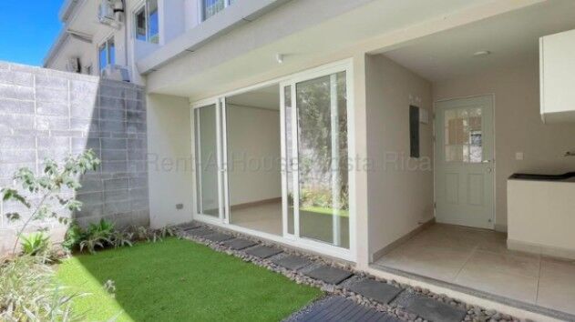 MLS-26-1584 LS ALQUILER CASA SAN RAFAEL ESCAZU in San Rafael, Escazú, San José — $2,400