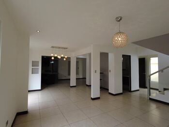 Se vende espaciosa casa con patio en Gravillas de Desamparados 25-553 in Gravilias, Desamparados, San José — 135 000 000 ₡ - Photo 5 of 22