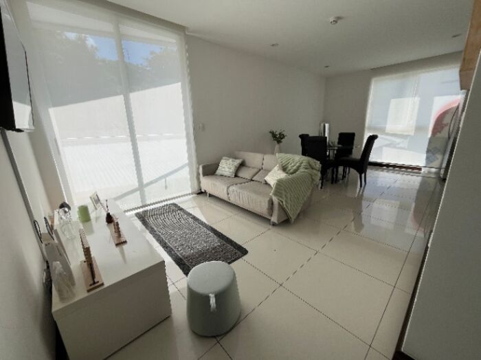 Apartamento esperándolo(a) con solo su maleta in San Antonio, Escazú, San José — $1,250