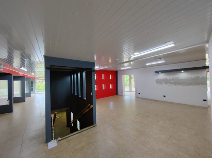 SE VENDE ESPECTACULAR EDIFICIO EN SAN RAMÓN.  en San Ramón, Alajuela — ₡ 650 000 000