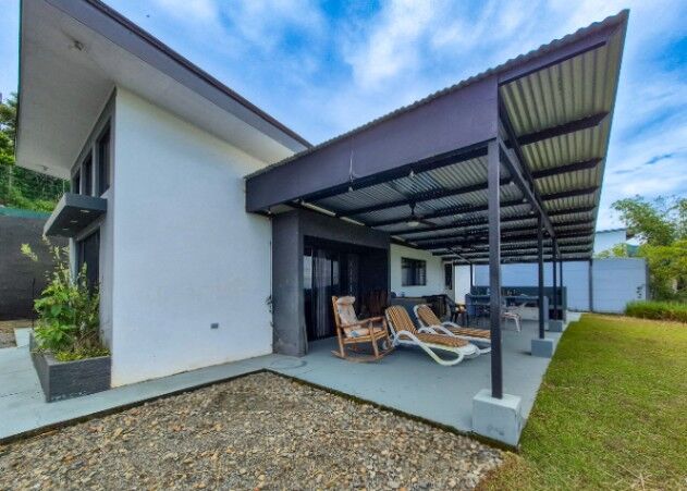 Casa de 3 Cuartos y Vista Miravalles in San Isidro De El General, Pérez Zeledón, San José — $235,000