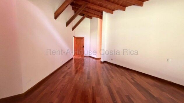 Venta de Hermosa Casa en Escazú-Jaboncillos. RAH 26-1981 en Escazú, San José — $780,000