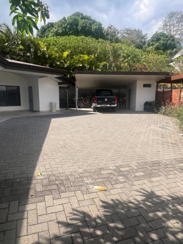 Casa en venta en comunidad cerrada con vista panorámica – Atenas en Atenas, Alajuela — $389,000