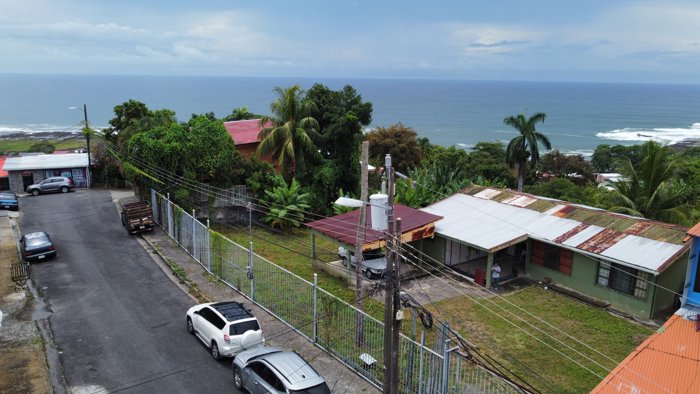 SE VENDE TERRENO CON VISTA AL MAR, LIMON, COSTA RICA in Limón — ₡ 80 000 000 - Photo 2 of 38