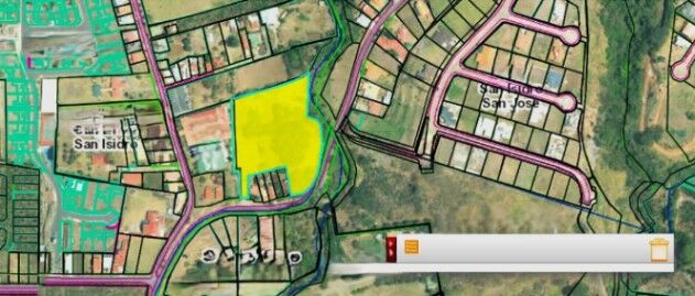 Se vende lote con mas de 10,500m2 en San Isidro Heredia 25-1376 en San Isidro, Heredia — $1,000,000