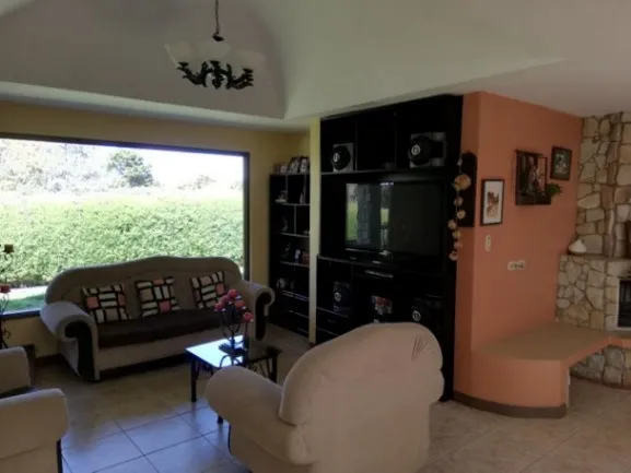 Se vende amplia propiedad con 3 casas en San Rafael de Heredia 23-2637 en San Rafael, Heredia — $800,000 - Foto 3 de 22