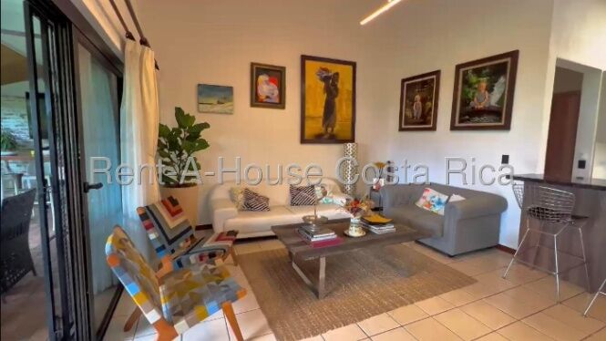 Venta de casa de lujo con amplio terreno y excelente plusvalía #26-1434 GS en Guácima, Alajuela — $525,000 - Foto 2 de 13