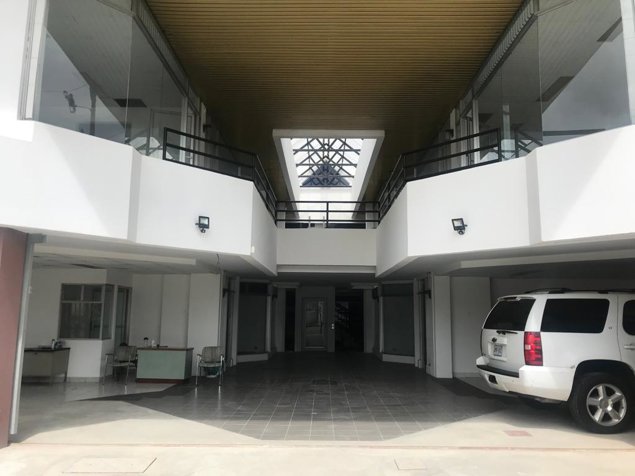 ALQUILER DE EDIFICIO DE LOCALES COMERCIALES, MORAVIA, PLAZA DORADA in San Vicente, Moravia, San José — ₡ 800 000