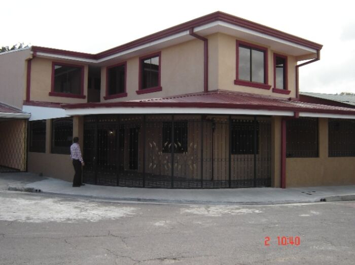 SE ALQUILA APARTAMENTO EN LLORENTE DE TIBÁS in Anselmo Llorente, Tibás, San José — ₡ 390 000