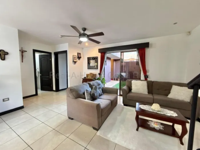 Se vende casa en San Francisco Heredia 27-74 in San Francisco, Heredia — ₡ 121 000 000 - Photo 3 of 24