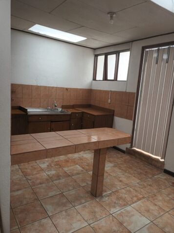 PROPIEDAD CON CASA Y APARTAMENTO EN SAN JOSÉ.  en Hospital, San José — ₡ 90 000 000