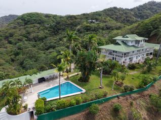 VENTA DE CASA CON GRAN TERRENO EN TAMARINDO GUANACASTE en Tamarindo, Santa Cruz, Guanacaste — $1,500,000 - Foto 5 de 41