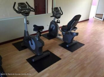 Venta de Practico Apartamento en Escazú / OFC en San Rafael, Escazú, San José — $290,000 - Foto 5 de 20