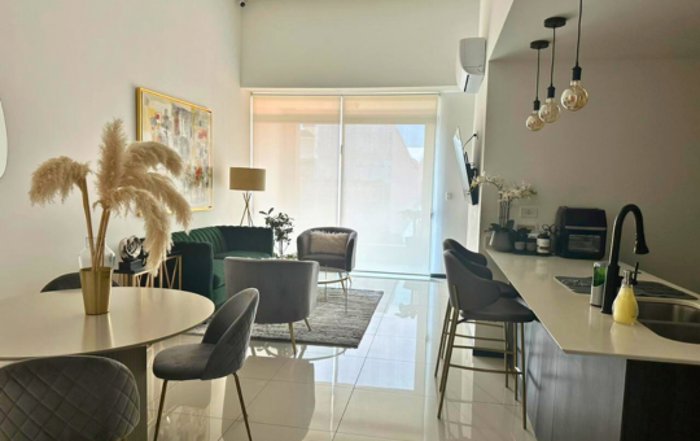 Venta de apartamento en condominio en Vista a la Colina, Santa Ana in Pozos, Santa Ana, San José — $250,000