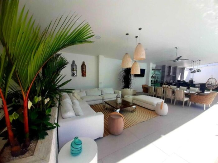 Venta de Impecable Casa a Estrenar en Escazú / Mls. 26-175 OFC JB en Escazú, San José — $2,400,000