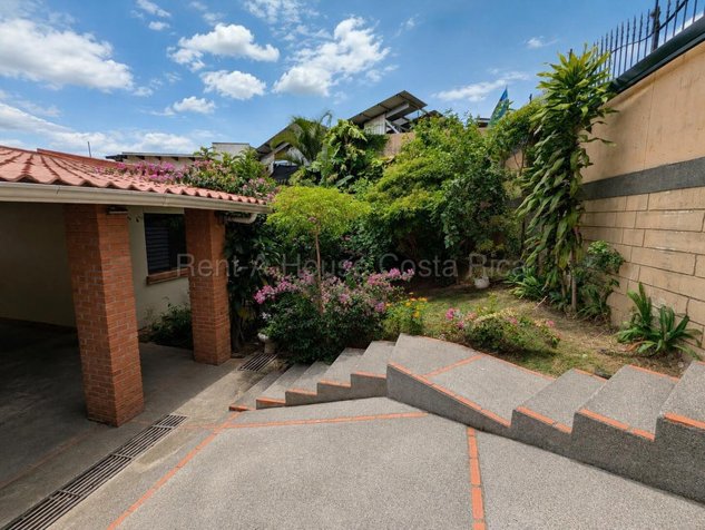 Venta de Casa en San Rafael de Escazú. RAH 27-406 en San Rafael, Escazú, San José — $377,670