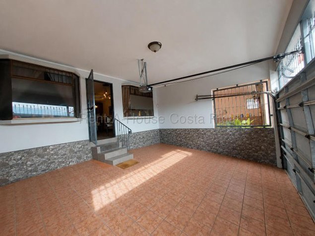 Casa renovada con amplia terraza en San Pablo de Heredia in San Pablo, Heredia — ₡ 115 000 000