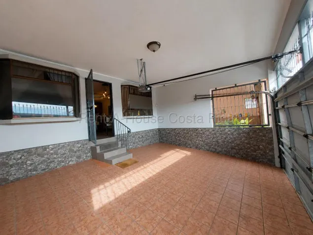 Casa renovada con amplia terraza en San Pablo de Heredia en San Pablo, Heredia — ₡ 115 000 000 - Foto 3 de 10
