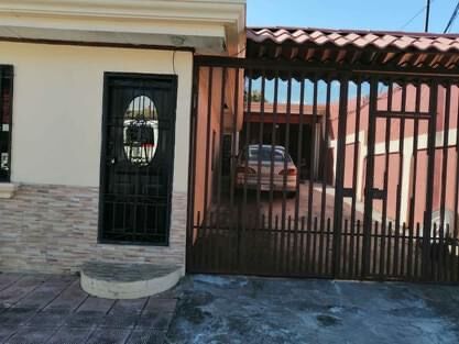 Casa y apartamentos en Alajuela centro en Alajuela — ₡ 1 800 000 008