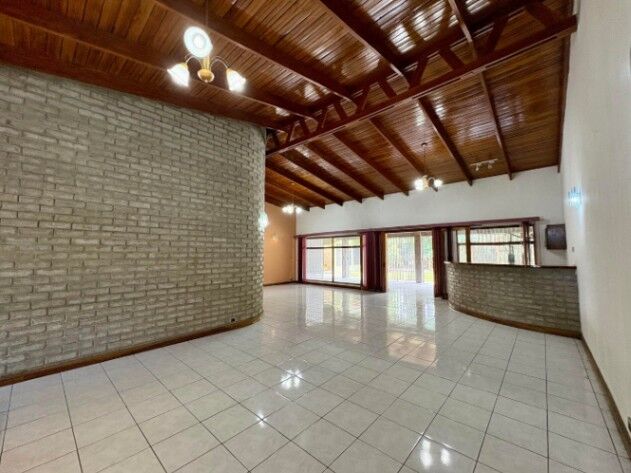 Casa en lote de Alta Densidad en el Corazón de Escazú en San Rafael, Escazú, San José — $443,000 - Foto 3 de 13