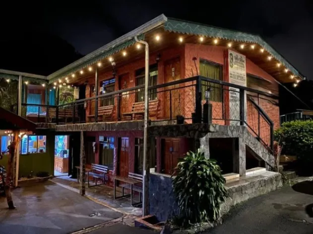 SE VENDE BELLÍSIMO HOTEL EN MONTEVERDE, PUNTARENAS.  in Monte Verde, Puntarenas — $615,000
