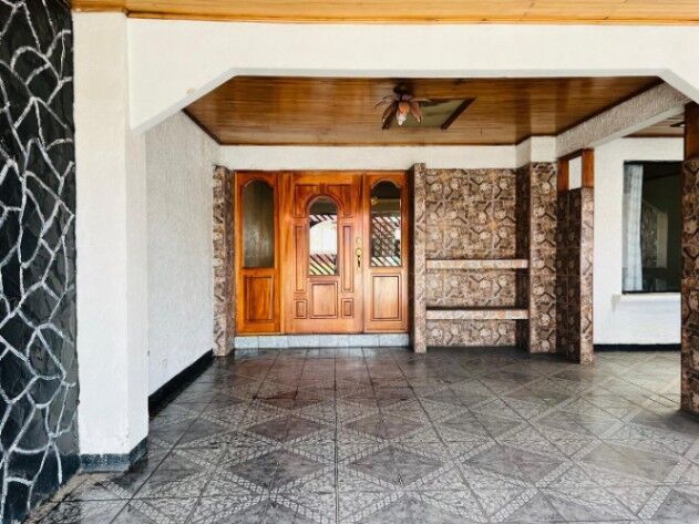 Casa Venta En Mercedes en Mercedes, Heredia — ₡ 87 000 000