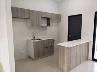 VENTA DE CASA, SAN JOSE, SANTA ANA, CONDOMINIO ROBLES DE LINDORA. en Pozos, Santa Ana, San José — $199,000 - Foto 4 de 17