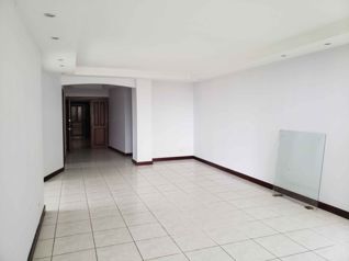 Venta de Apartamento en Escazú in San Rafael, Escazú, San José — $328,000 - Photo 4 of 10