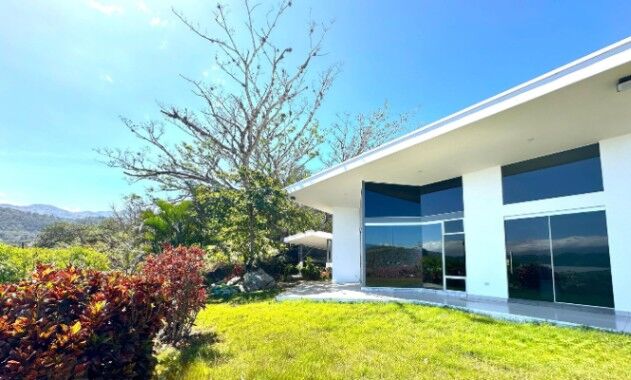 Se vende casa en Piedades Santa Ana 26-579 en Piedades, Santa Ana, San José — $555,000