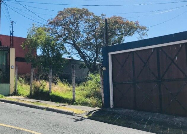 Se vende lote en Mercedes Heredia 25-1066 en Mercedes, Heredia — ₡ 97 094 500