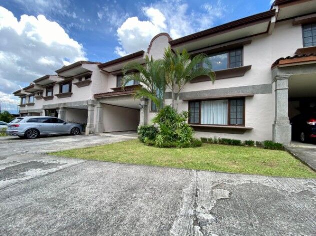Venta de Casa de Lujo en Guachipelin, Esaczú / Mls. 25-228 OFC JB en San Rafael, Escazú, San José — $279,000