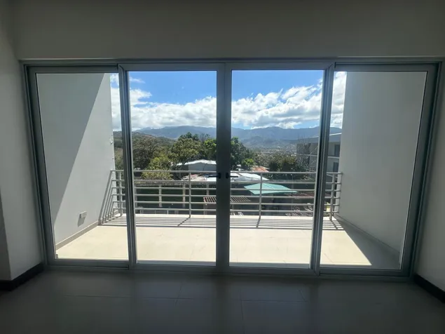 VENTA DE APARTAMENTO, SANTA ANA, POZOS, CONDOMINIO URBAN FLATS en Pozos, Santa Ana, San José — $220,000 - Foto 3 de 18