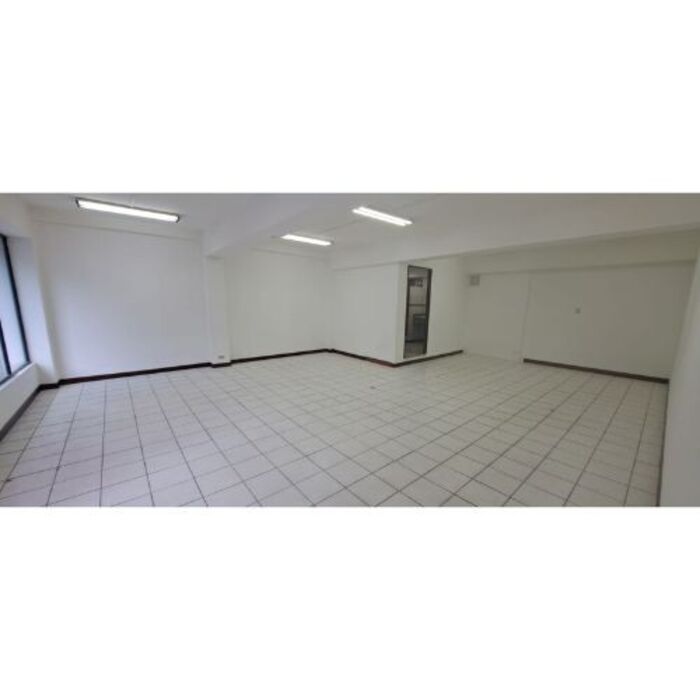 ALQUILER DE OFICINA EN EDIFICIO, SAN JOSE, CENTRO  en Carmen, San José — $1,300