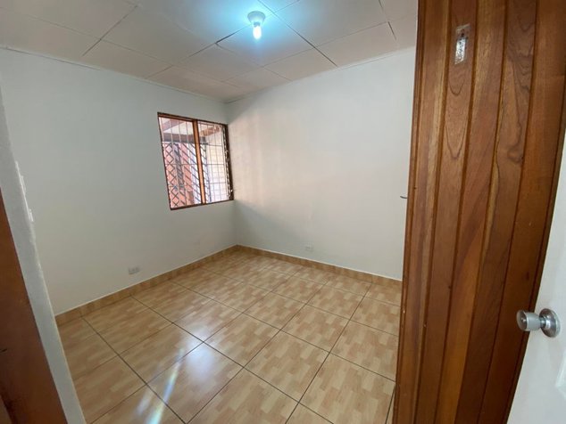 Venta de Casa en Zapote-San José. RAH 24-1596 in Zapote, San José — ₡ 75 000 000 - Photo 3 of 15