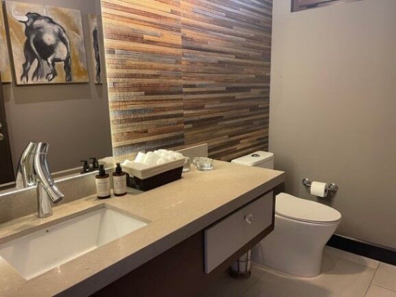 Se vende moderna casa con patio en condominio de Santa Ana 23-361 in Santa Ana, San José — $1,200,000