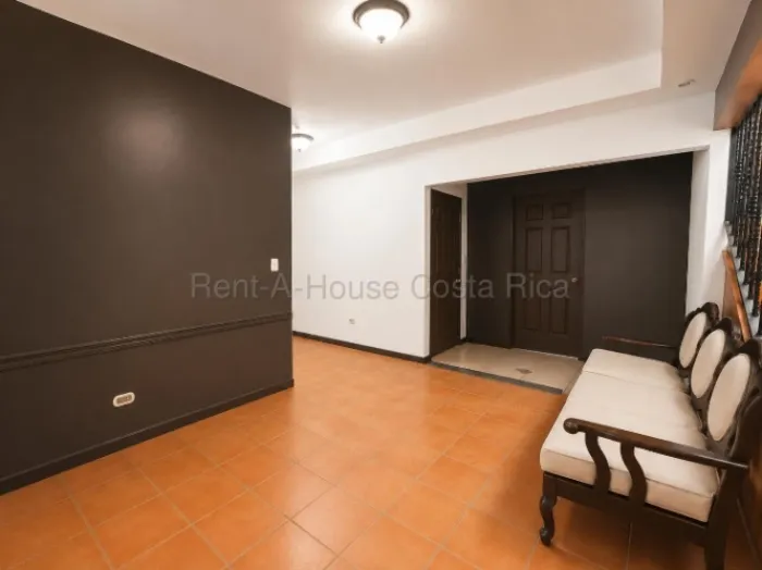 Venta de Casa con Local Comercial en Mercedes Norte #27-162 GS en Mercedes, Heredia — $261,000 - Foto 2 de 10