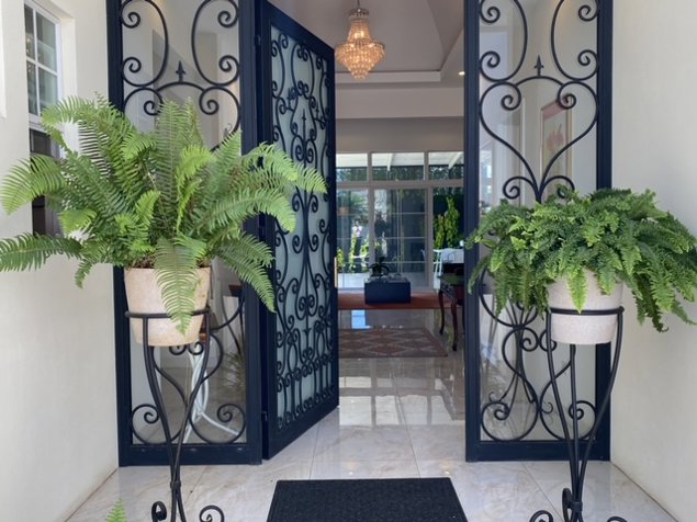 Casa de una planta en venta Santa Ana, Valle del Sol in Santa Ana, San José — $675,000 - Photo 2 of 20