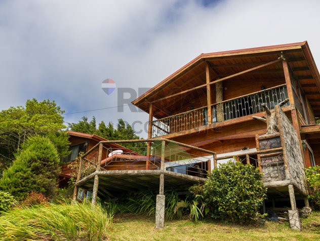 Finca de Montaña en Venta con Cabaña y vistas espectaculares in San Pedro, Poás, Alajuela — $400,000 - Photo 2 of 29