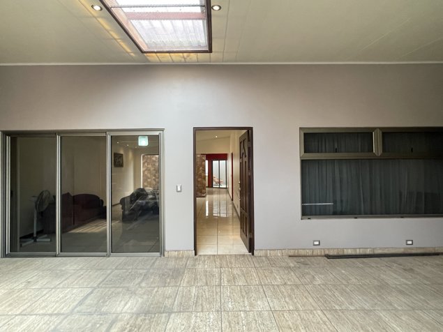 Venta de casa con uso mixto en San Ramón Centro en San Ramón, Alajuela — ₡ 85 000 000 - Foto 2 de 21