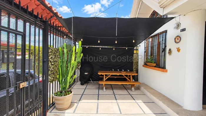 Single-Storey House for Sale in Las Luisas-Zapote, San José. RAH 27-1070 in Zapote, San José — ₡ 56 000 000 - Photo 2 of 12