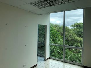 ALQUILER DE OFICINA, ESCAZÚ, SAN RAFAEL, EDIFICIO PRISMA in San Rafael, Escazú, San José — $6,739 - Photo 5 of 9