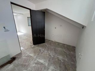 Venta de Propiedad Comercial y Residencial 2 LOCALES Y 2 APTOS en San Rafael de Escazú. RAH 27-870 in San Rafael, Escazú, San José — $550,000 - Photo 5 of 18