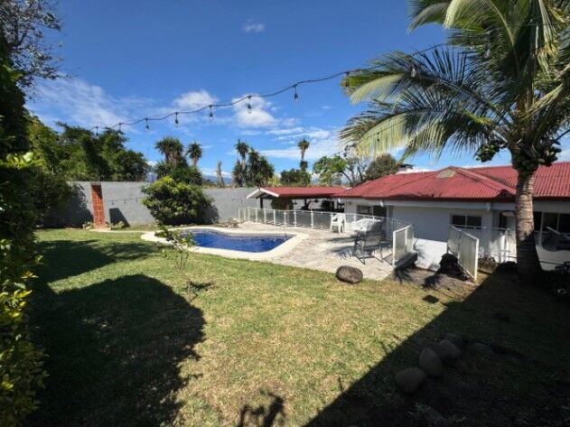 CASA EN VENTA, SAN RAFAEL ESCAZÚ, $375.000 COD#25-1503 in San Rafael, Escazú, San José — $375,000