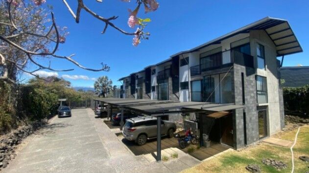 Venta de Casa de 3 Niveles en Piedades de Santa Ana. RAH 26-1916 in Piedades, Santa Ana, San José — $249,000