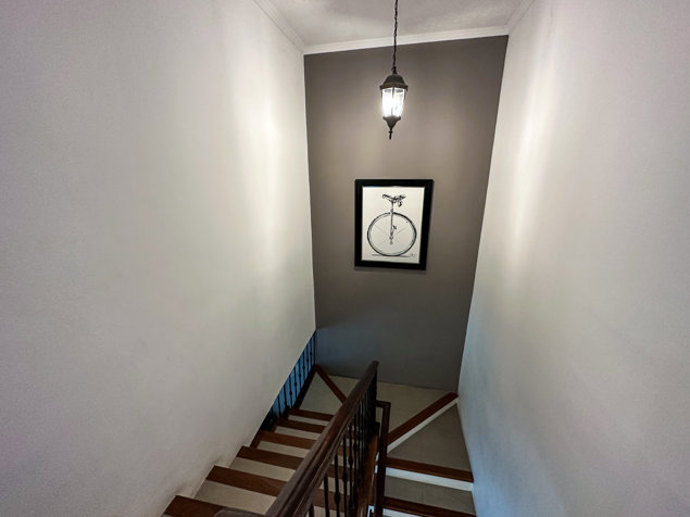 Amplia Casa en alquiler en Escazu con habitacion amplia en planta baja en Escazú, San José — $2,100 - Foto 2 de 14