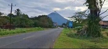 BELLA Y ESPECTACULAR PROPIEDAD EN LA FORTUNA DE SAN CARLOS.  en La Fortuna, San Carlos, Alajuela — 125 000 000 ₡ - Foto 4 de 9