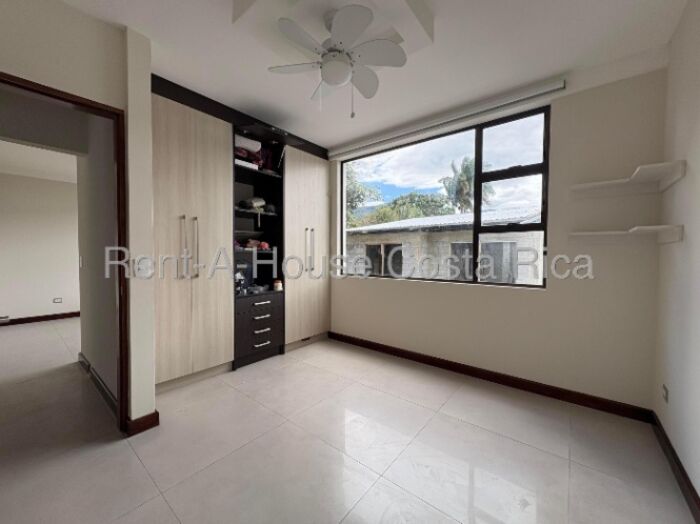 Alquiler casa Pozos Santa Ana  en Pozos, Santa Ana, San José — $2,600