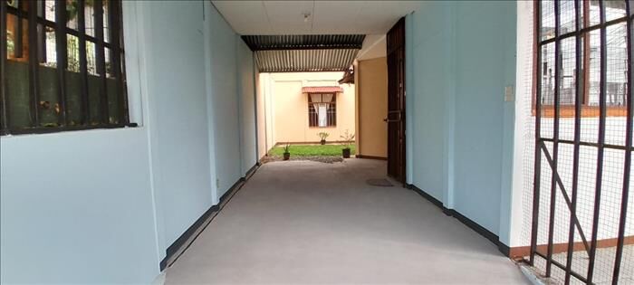 Se vende casa y apartamento  en San Miguel, Desamparados, San José — ₡ 72 000 000