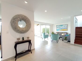 Se vende casa en San Isidro Heredia 25-1931 en San Isidro, Heredia — $719,000 - Foto 4 de 24